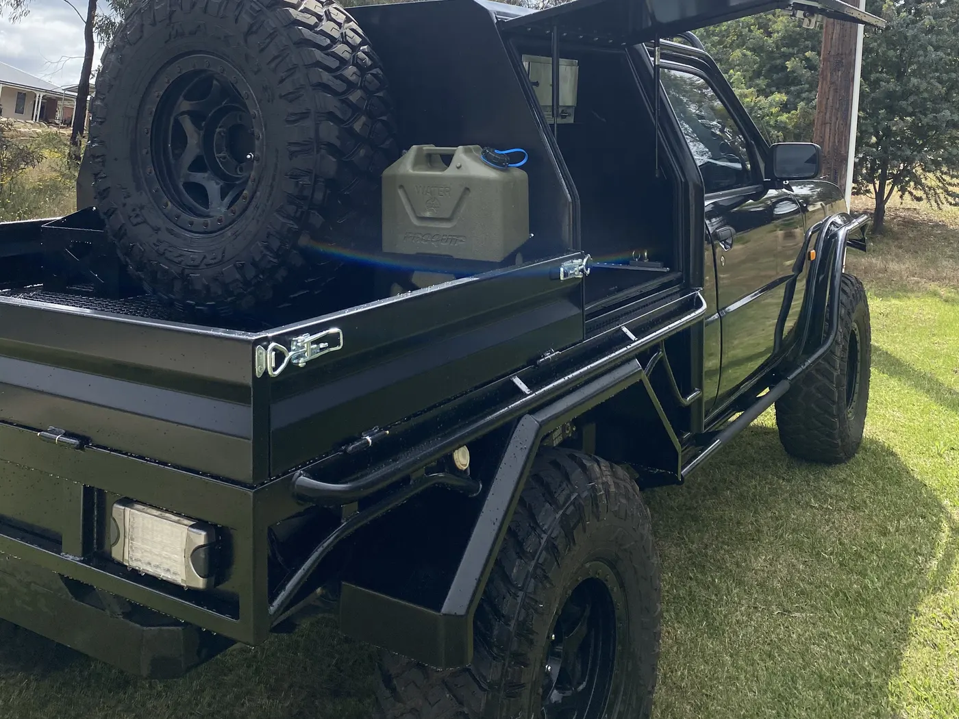 Finished custom steel ute tray and canopy, painted and ready for collection